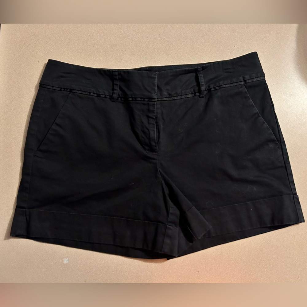 ladies black dress shorts size 10, waist 33”, hip to thigh 13”, inseam 4”